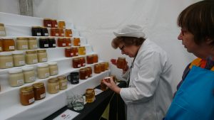 Scottish National Honey Show, 2017, Camperdown Park, Dundee. Judge Hazel Blackburn. Steward Ruth Irons, Fife Beekeeper